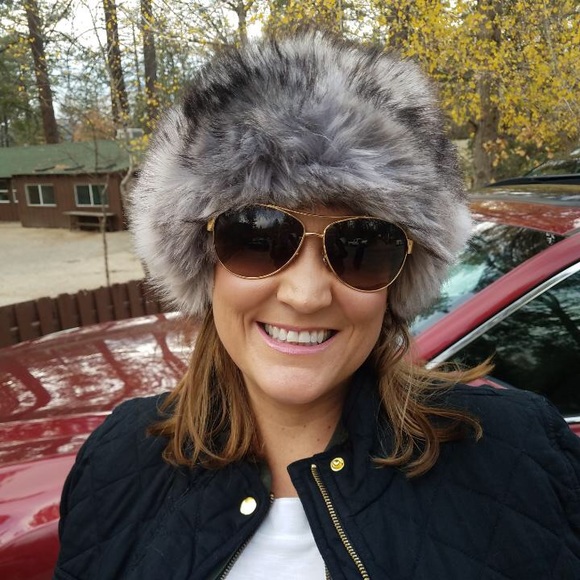 Meet the Posher Other - Meet your Posher, Annie